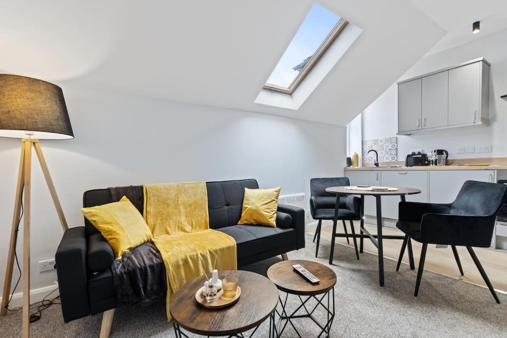 Modern Apartment Free Off Road Parking King Bed Suite 9 Nottingham Exterior foto
